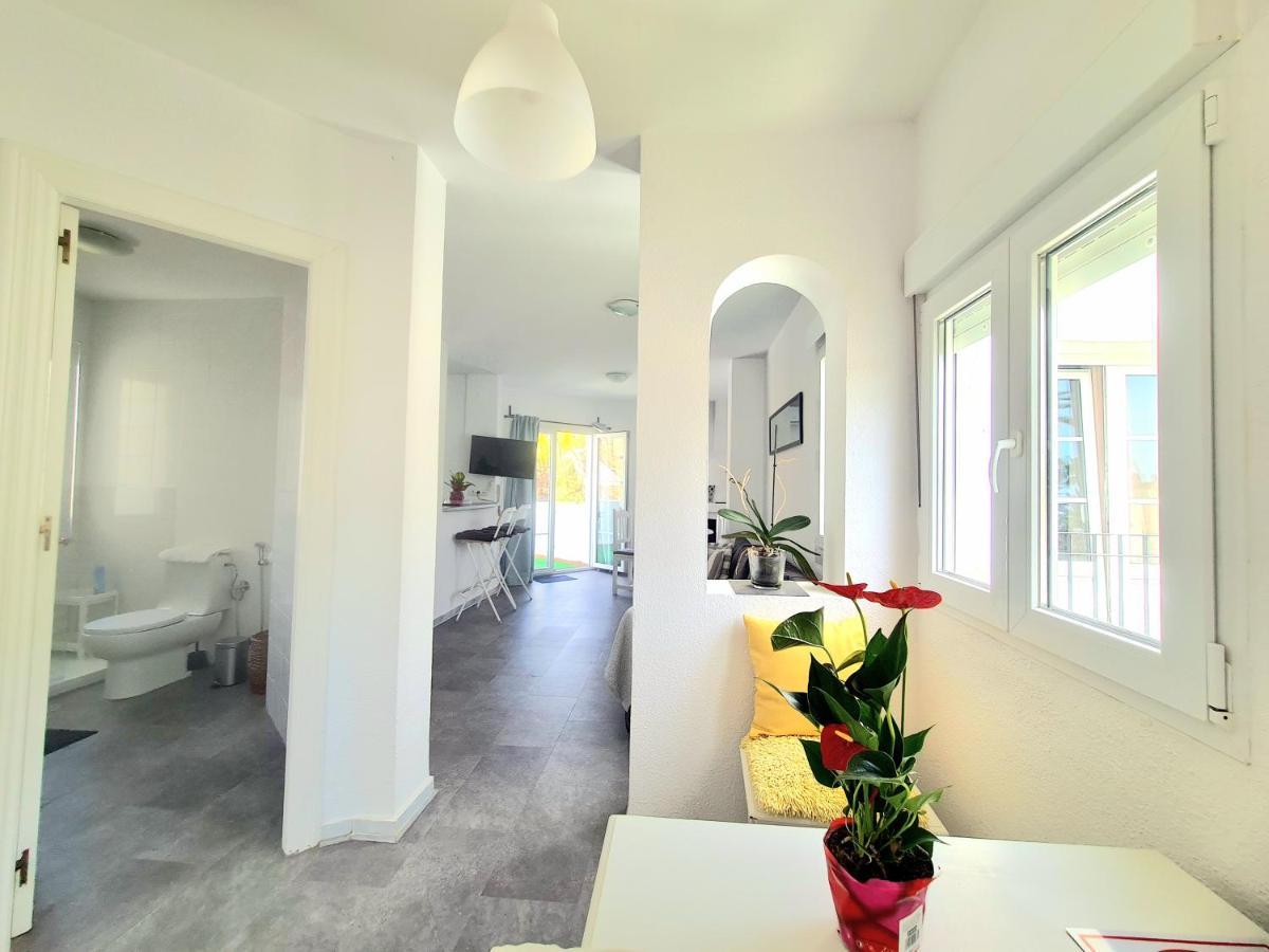 Apartamento Con Vistas Al Campo De Golf Y Piscina Daire Fuengirola Dış mekan fotoğraf