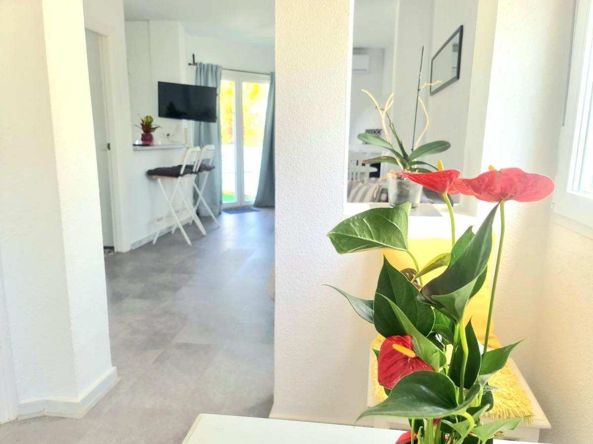 Apartamento Con Vistas Al Campo De Golf Y Piscina Daire Fuengirola Dış mekan fotoğraf