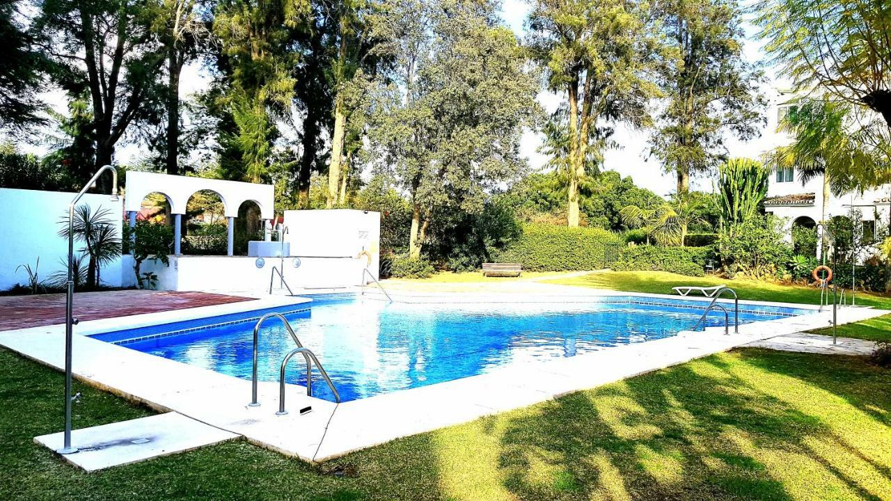Apartamento Con Vistas Al Campo De Golf Y Piscina Daire Fuengirola Dış mekan fotoğraf